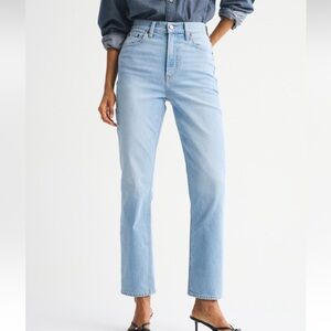 **LIKE NEW** Abercrombie Ultra High Rise Ankle Straight Jean